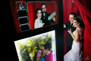 Fotógrafo de Casamento - Convidados e Noivos utilizando a Cabine de Fotos e Sendo Fotografados